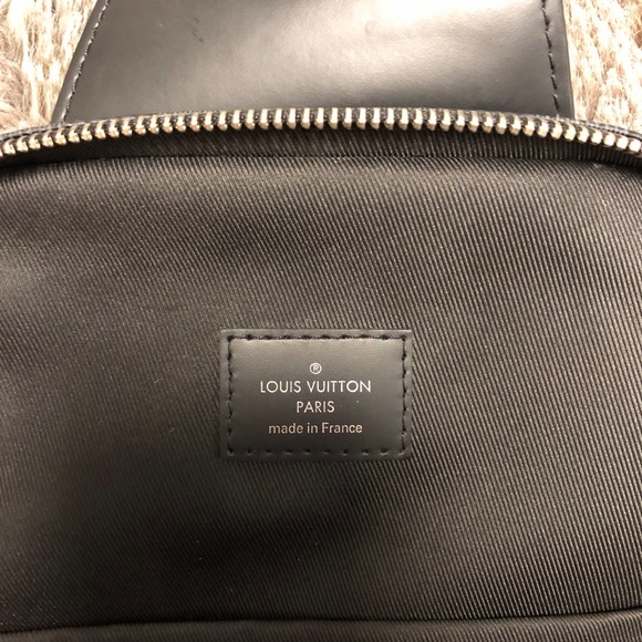 LOUIS VUITTON AVENUE SLINGBAG 10/10 CONDITION - Picture 3 of 10